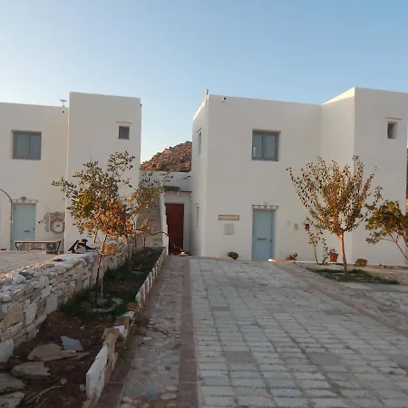 Armonia Studios, & לינה וארוחת בוקר