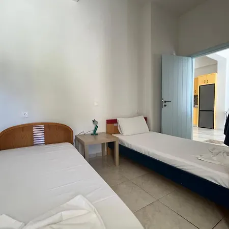 Armonia Studios, & 4*