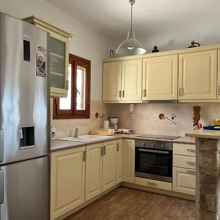 Armonia Studios, & לינה וארוחת בוקר 4*