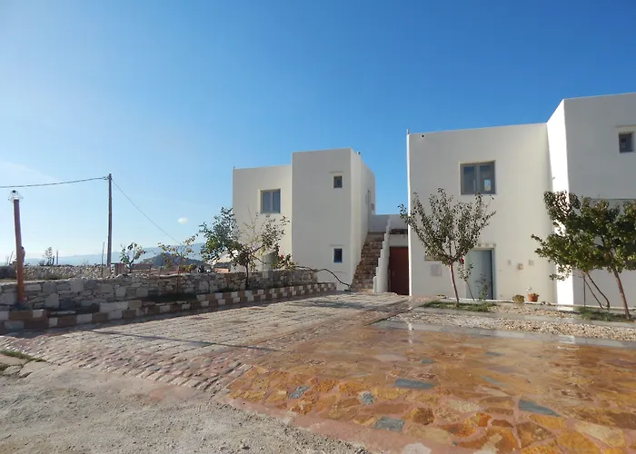 Armonia Studios, & Mikri Vigla