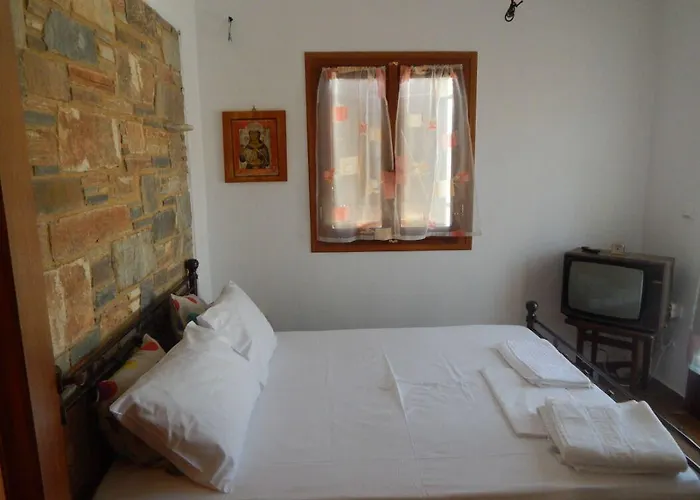 Armonia Studios, & Mikri Vigla