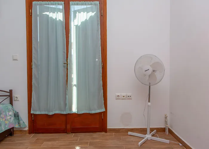 Armonia Studios, & Mikri Vigla